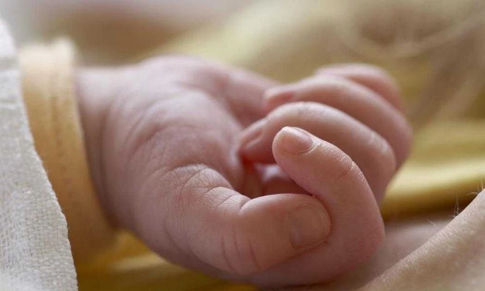 Τραγωδία στην Αρτέμιδα: Βρέθηκε νεκρό βρέφος 17 ημερών